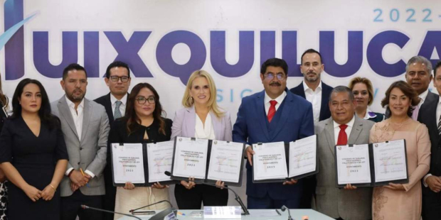 La presidenta municipal, Romina Contreras, firmó el convenio marco con el Sindicato Único de Trabajadores de los Poderes, Municipios e Instituciones Descentralizadas del Estado de México (SUTEYM), sección Huixquilucan.