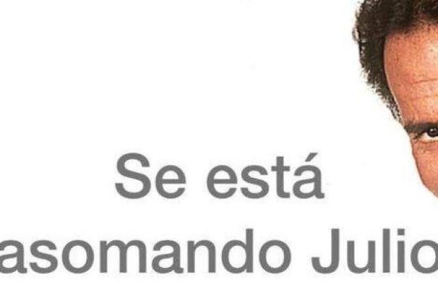 Los memes de Julio Iglesias son la sensación en redes sociales a lo largo del mes de julio.