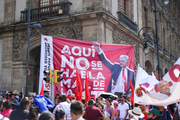 Celebra López Obrador en el Zócalo, 5 años de la 4T en México