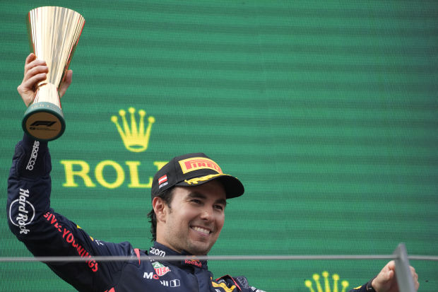 Checo Pérez celebra el tercer sitio conseguido en el GP de Austria de F1