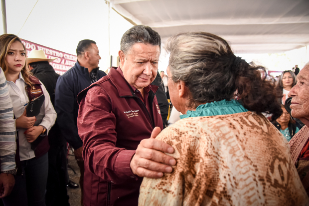 El gobernador Julio Menchaca Salazar, refrenda su compromiso de mantenerse cercano a la gente a través de las visitas que realiza a los distintos municipios de la entidad con las ‘Rutas de la Transformación’.
