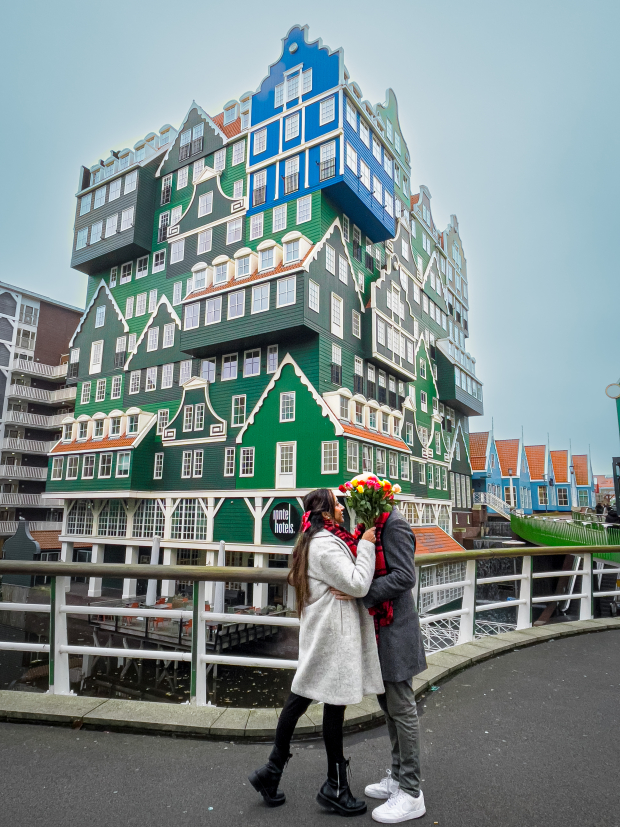 Zaanse  Schans, colorido pueblo en Países Bajos.
