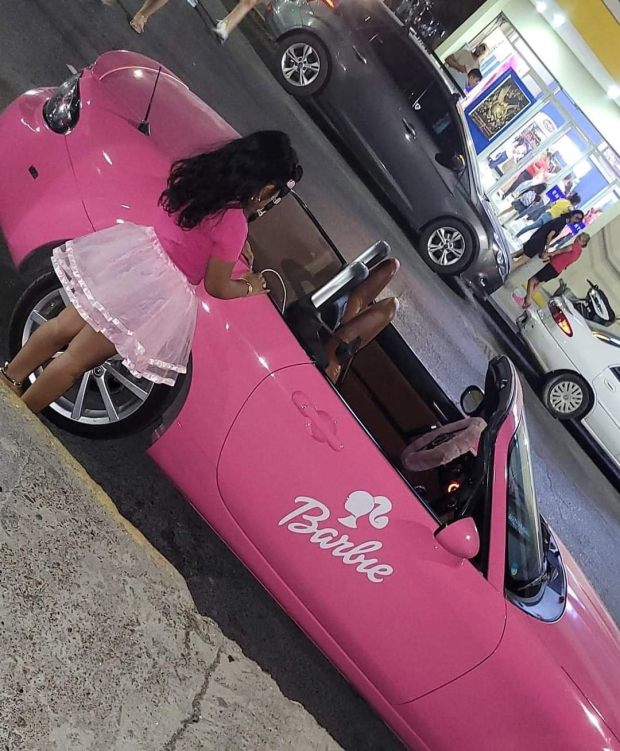 Eleazar consiguió enternecer las redes sociales y hacerle especial el estreno de Barbie a su hija.