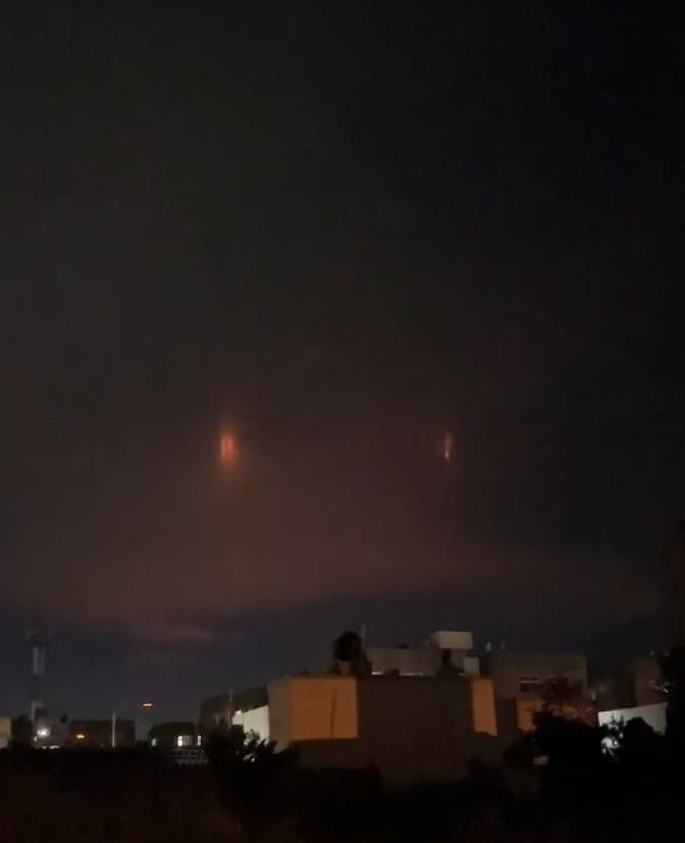 Aparecen lucen en el cielo de Villahermosa, Tabasco.