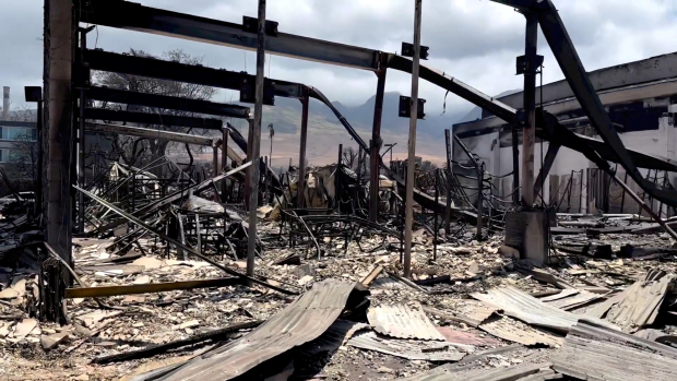 Una vista del daño causado por los incendios forestales en Lahaina, Maui, Hawái, EE. UU., 10 de agosto de 2023, en esta captura de pantalla obtenida de un video de las redes sociales. Senador Brian Schatz