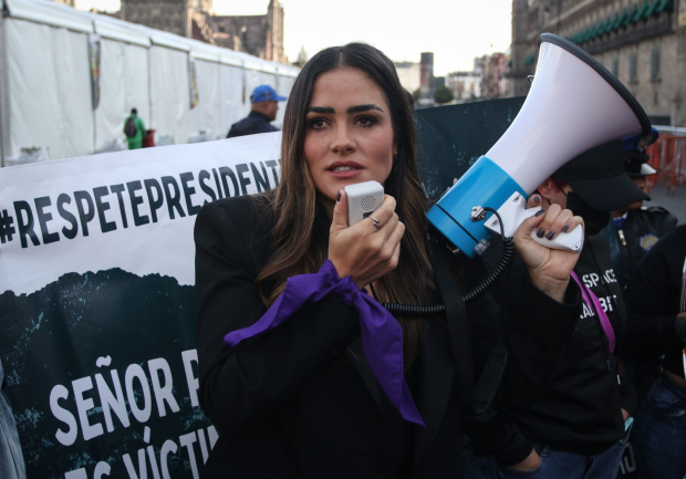 La activista Alessandra Rojo de la Vega encabezó la protesta.