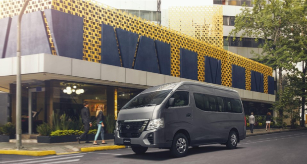 Nissan Urvan 2023 es un vehículo diseñado para atender las diversas necesidades de sus propietarios y pasajeros.
