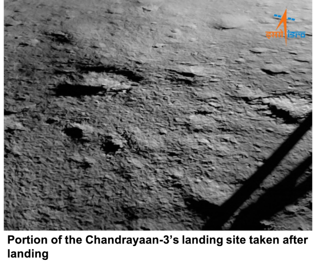 En estas fotos se puede ver a la Luna desde la perspectiva de los astronautas de India.