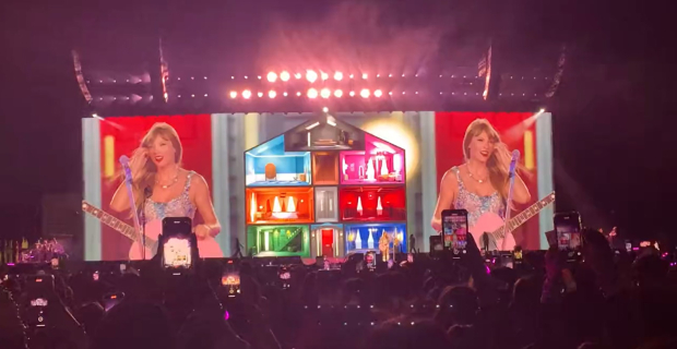 La cantante Taylor Swift durante su concierto en la CDMX, el 24 de agosto.