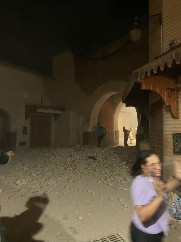 Fuerte sismo sacude Marruecos; hay edificios colapsados y víctimas mortales.