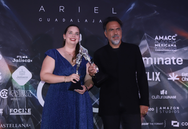 Monica Salazar y Alejandro González Iñárritu se llevó la estatuilla en la 65ª Edición del Premio Ariel.