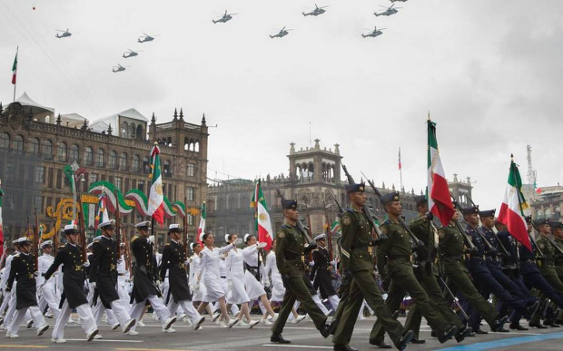El desfile militar es una tradición ya en la Ciudad de México.