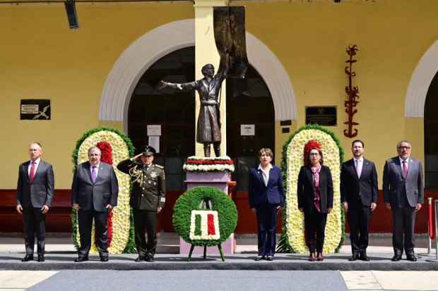 En Edomex, la gobernadora Delfina Gómez encabeza Desfile Cívico Militar por el 213 Aniversario del inicio de la Independencia de México │ FOTOS