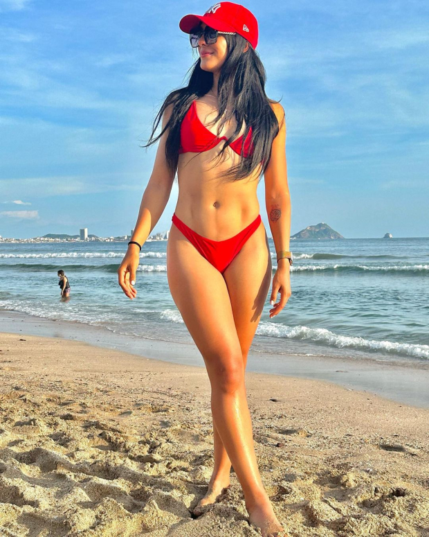 Stefani Jiménez, jugadora del Pachuca, se va de vacaciones a la playa