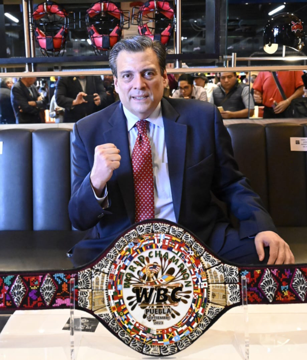 El Consejo Mundial de Boxeo presenta el cinturón Puebla-Jalisco II