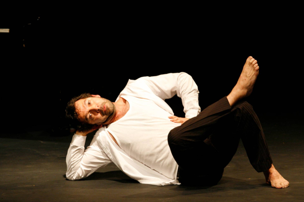 David Barrón, durante una escena de su pieza autobiográfica.