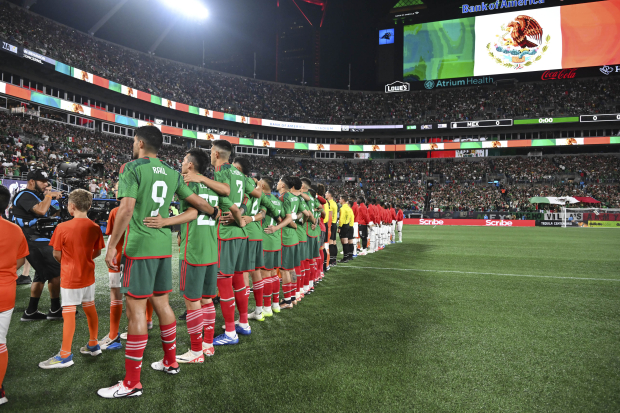 Jugadores de la Selección Mexicana antes del duelo ante Ghana