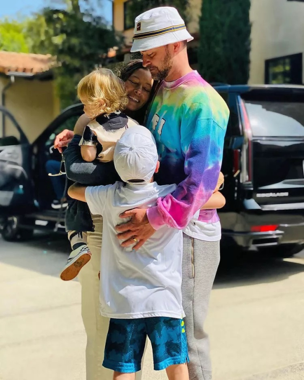 Justin Timberlake con sus dos hijos y su esposa