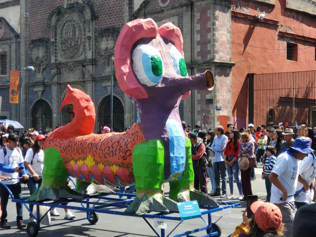 Así se vive el Desfile de Alebrijes Monumentales en el Centro de la CDMX.