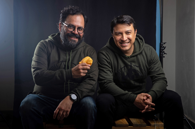 Isaac Esquivel y Enrique Ordóñez, fundadores de The Pet Kingo Photo.