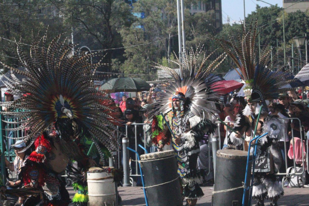 El Gran Desfile de Día de Muertos 2023 recorre las principales calles de la capital.