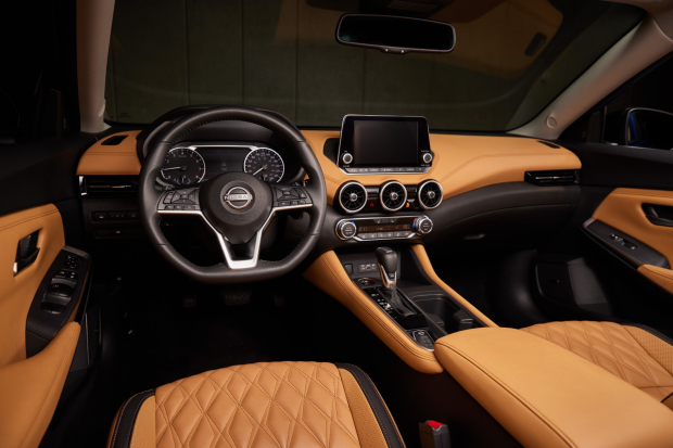 Nissan Sentra se ha convertido en un referente de diseño entre los sedanes de su segmento, al combinar líneas aerodinámicas y elegantes en un diseño de aspecto deportivo.