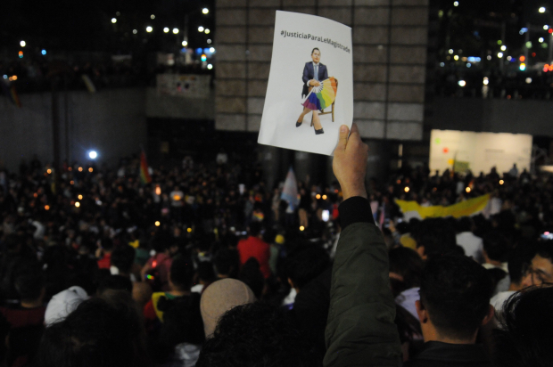 Cientos de personas protestan por el asesinato de Ociel Baena,   en la Estela de Luz de la CDMX, el pasado lunes.