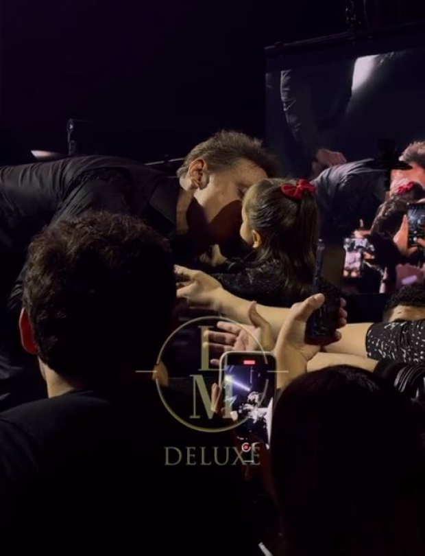 Luis Miguel y el polémico beso con una niña en su concierto de CDMX