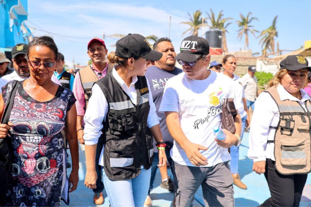 Supervisa la gobernadora Evelyn Salgado las acciones de limpieza en Playa Bonfil