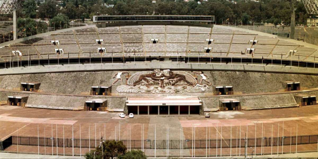 Se inaugura el Estadio Olímpico de Ciudad Universitaria.