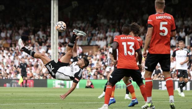 Raúl Jiménez en la cuerda floja por su falta de gol con el Fulham