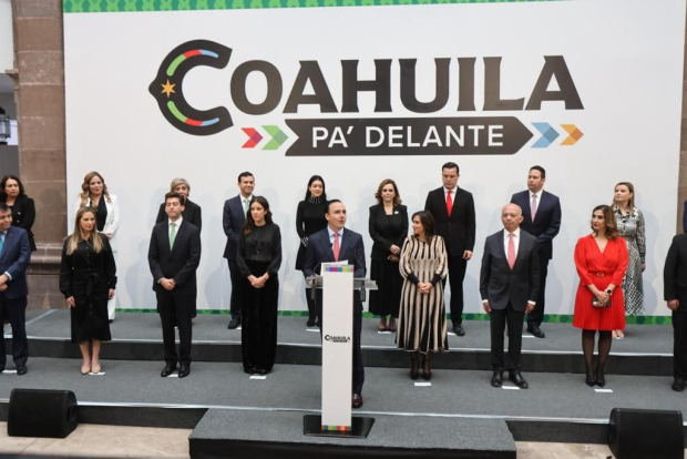 El gobernador de Coahuila, Manolo Jiménez Salinas, presentó a parte de su equipo de trabajo que le acompañará durante su gobierno ciudadano,