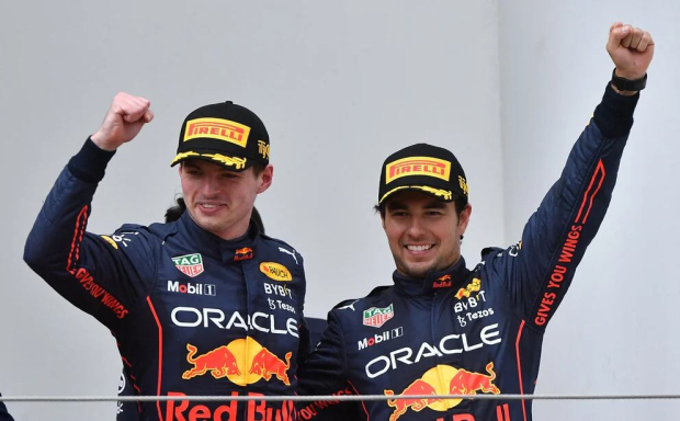 Max Verstappen y Checo Pérez con Red Bull en 2021