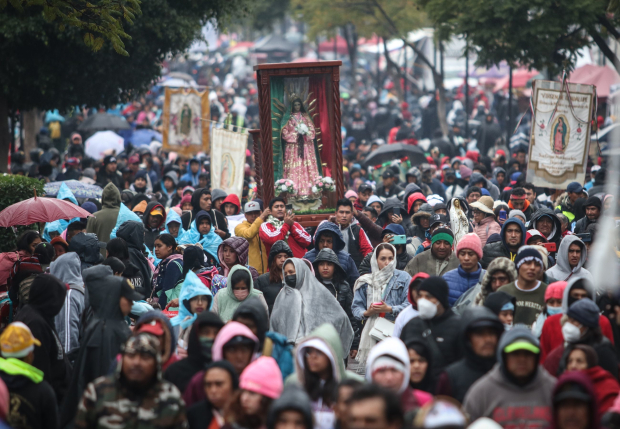 Pese al frío, 11 millones de fieles colman la Basílica de Guadalupe