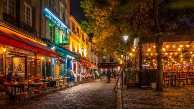 Las lámparas se emplearon para anunciar lugares emblemáticos del ocio nocturno parisino, como cafés-teatro o salas de cine.