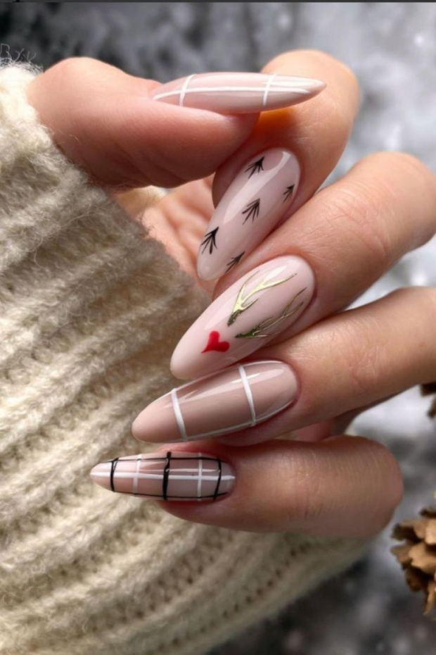 Si quieres un estilo más atrevido, las uñas decoradas son una gran opción