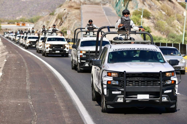Unidades de la Policía Estatal, Guardia Nacional y FGE son desplegadas a lo largo de la Autopista del Sol; cuidar y brindar apoyo a los turistas que visitan Acapulco y los destinos de Guerrero