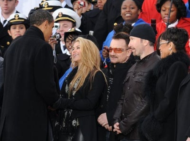 Shakira y Obama en el acto inaugural del presidente.