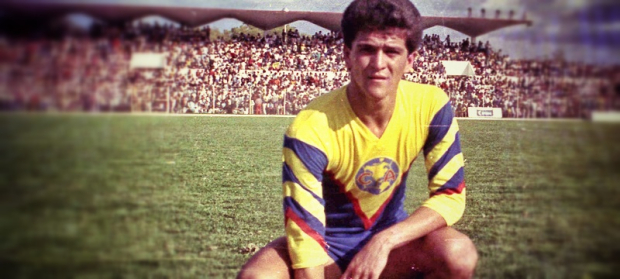 Carlos Hermosillo delantero del América