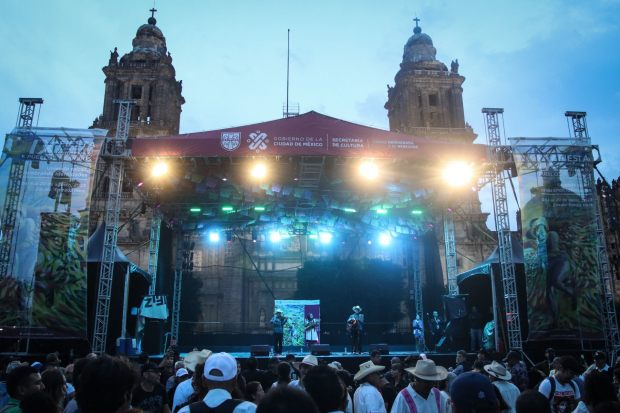 En el Zócalo habrá una danzonera, orquestas y muchas actividades culturales.