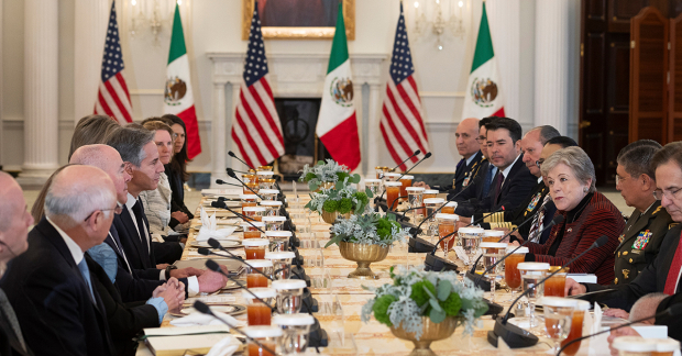 Las delegaciones de Estados Unidos y México en reunión en Washington.