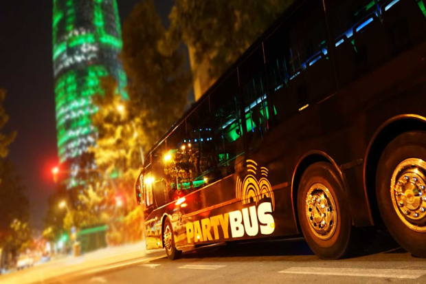 Imagen promocional de un Party Bus en la Ciudad de México.