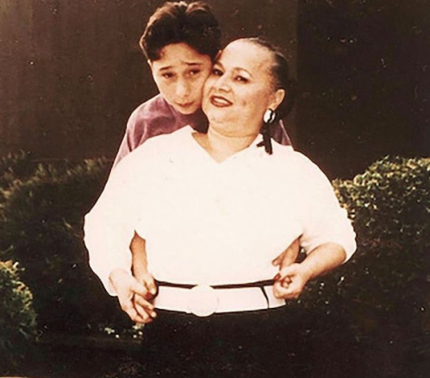 Michael Corleone Blanco con su mamá Griselda cuando él todavía era niño