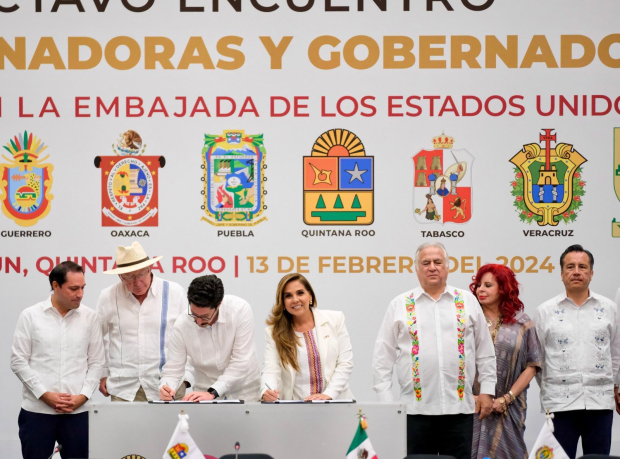 La gobernadora de Quintana Roo destaca la importancia del acuerdo para el desarrollo regional.