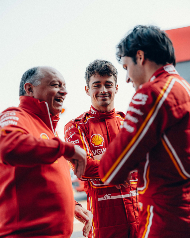 Fred Vasseur, Charles Leclerc y Carlos Sainz en la Escudería Ferrari