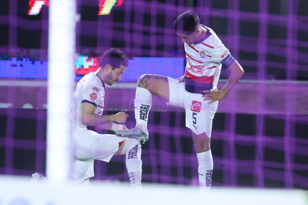 Jugadores de Chivas celebran un gol ante Mazatlán en el Clausura 2024 de la Liga MX