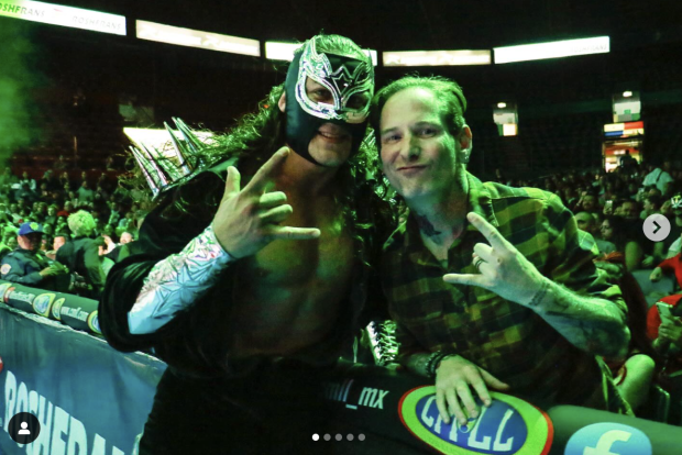Corey Taylor, vocalista de Slipknot, invitado especial del CMLL.