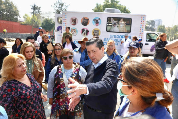 Alcalde y funcionarios municipales inauguran parque para mascotas en Pedregal de Carrasco.