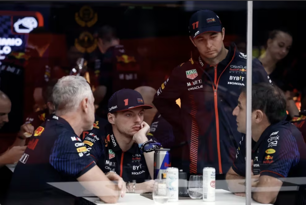 Equipo de Red Bull en el Gran Premio de Brasil 2023.