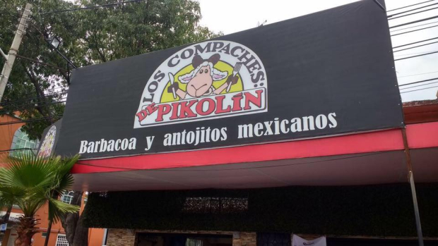 "Los Compaches de Pikolín" es el restaurante que abrió tras su retiro el exportero Alejandro Palacios.
